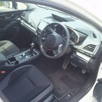インプレッサの運転席
