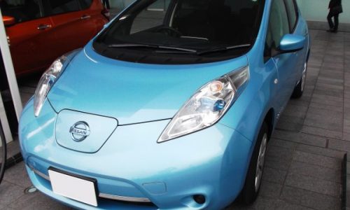 日産リーフの全体画像