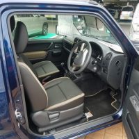 ジムニーランドベンチャーの運転席