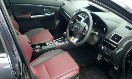 レヴォーグSTIスポーツの運転席シート