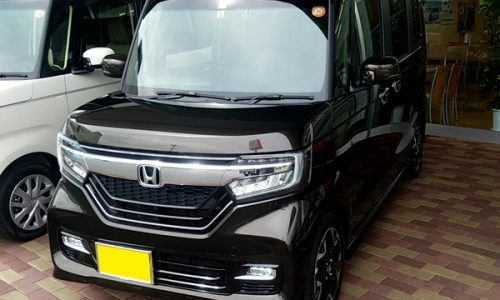 新型N-BOXの全体画像