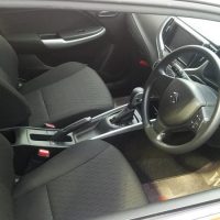 バレーノの運転席画像