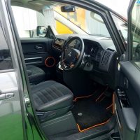 デリカD:5の運転席