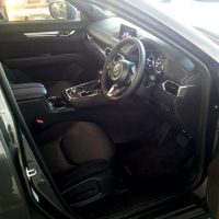 CX-8の運転席