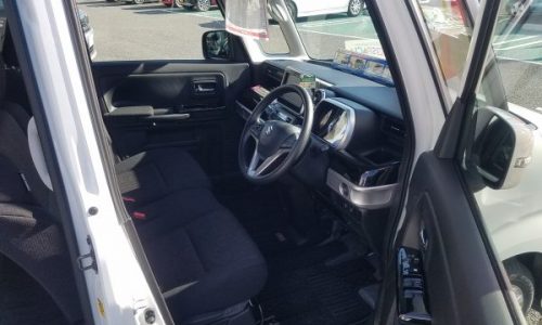 スペーシアカスタム・ハイブリッドGSの運転席画像