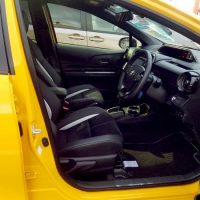 アクアGRスポーツの運転席画像