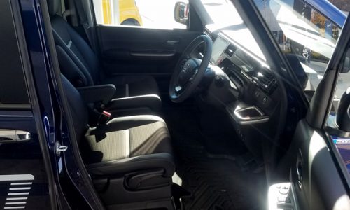 ステップワゴンスパーダハイブリッドG・EXの運転席画像