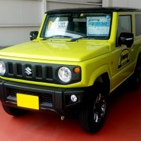 新型ジムニーの全体画像