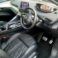 5008「GTブルーHDi」の運転席画像